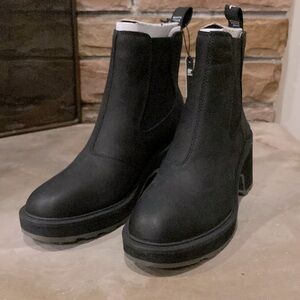 Sorel heel Chelsea boots size 9 black